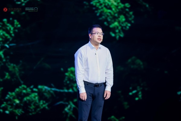 东风商用车全新绿智平台全球发布，共启多能源智慧新引擎
